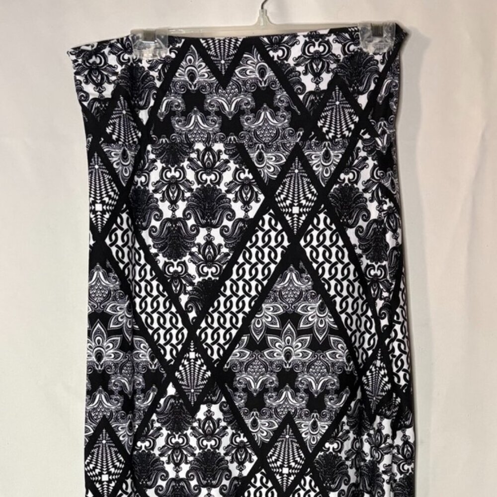 Women's Junior's Hot Kiss Size L - Black & White Long Thin Skirt - 31" x 44"